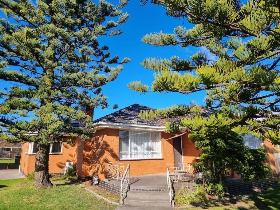 Two Pines, Whole Home In Tullamarine Near Airport! Melbourne City Exterior foto